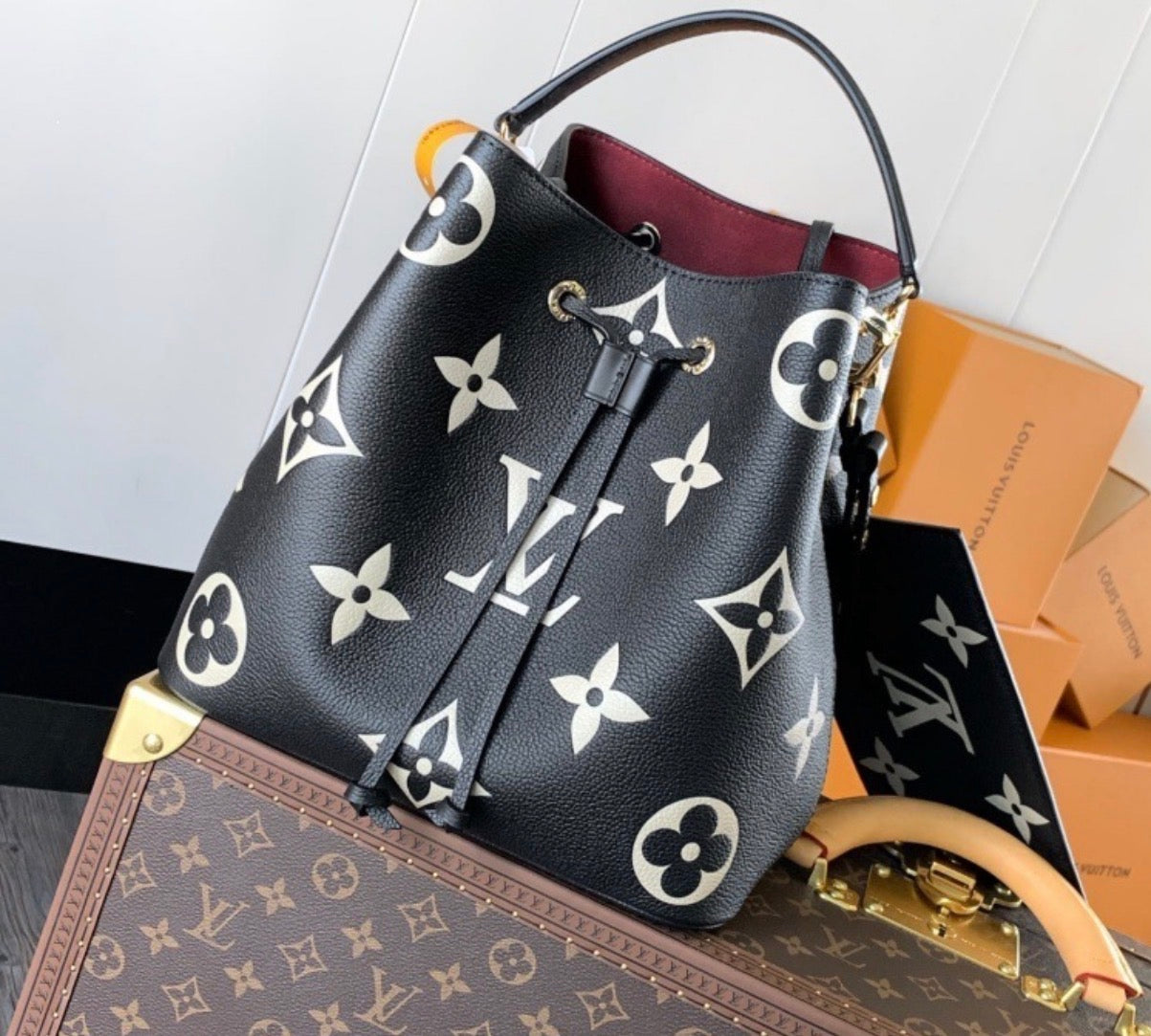 Bucket bag