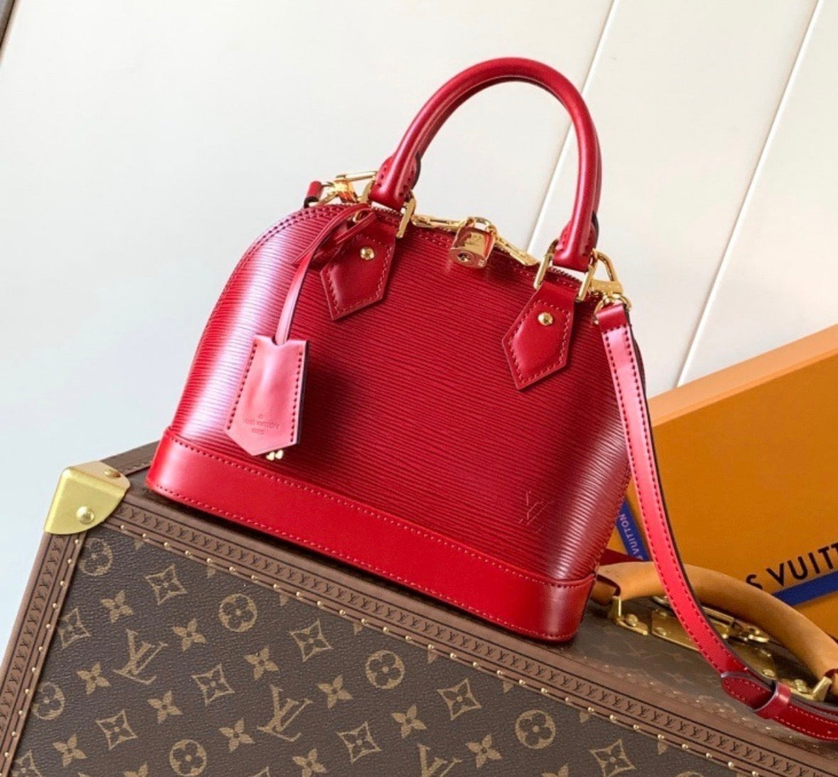 Luxury bag red