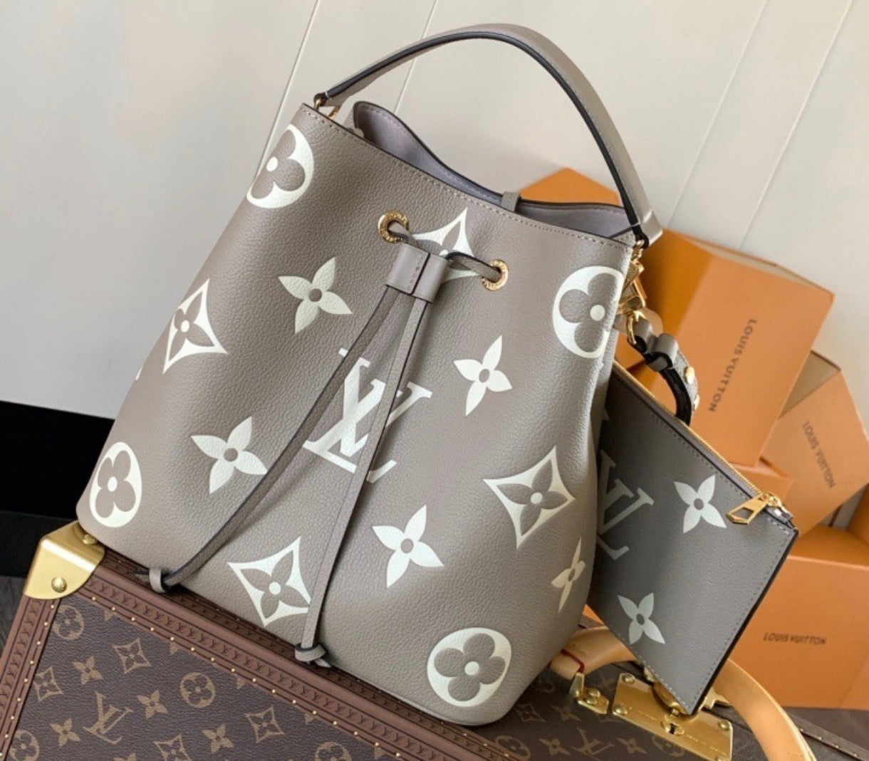 Bucket bag