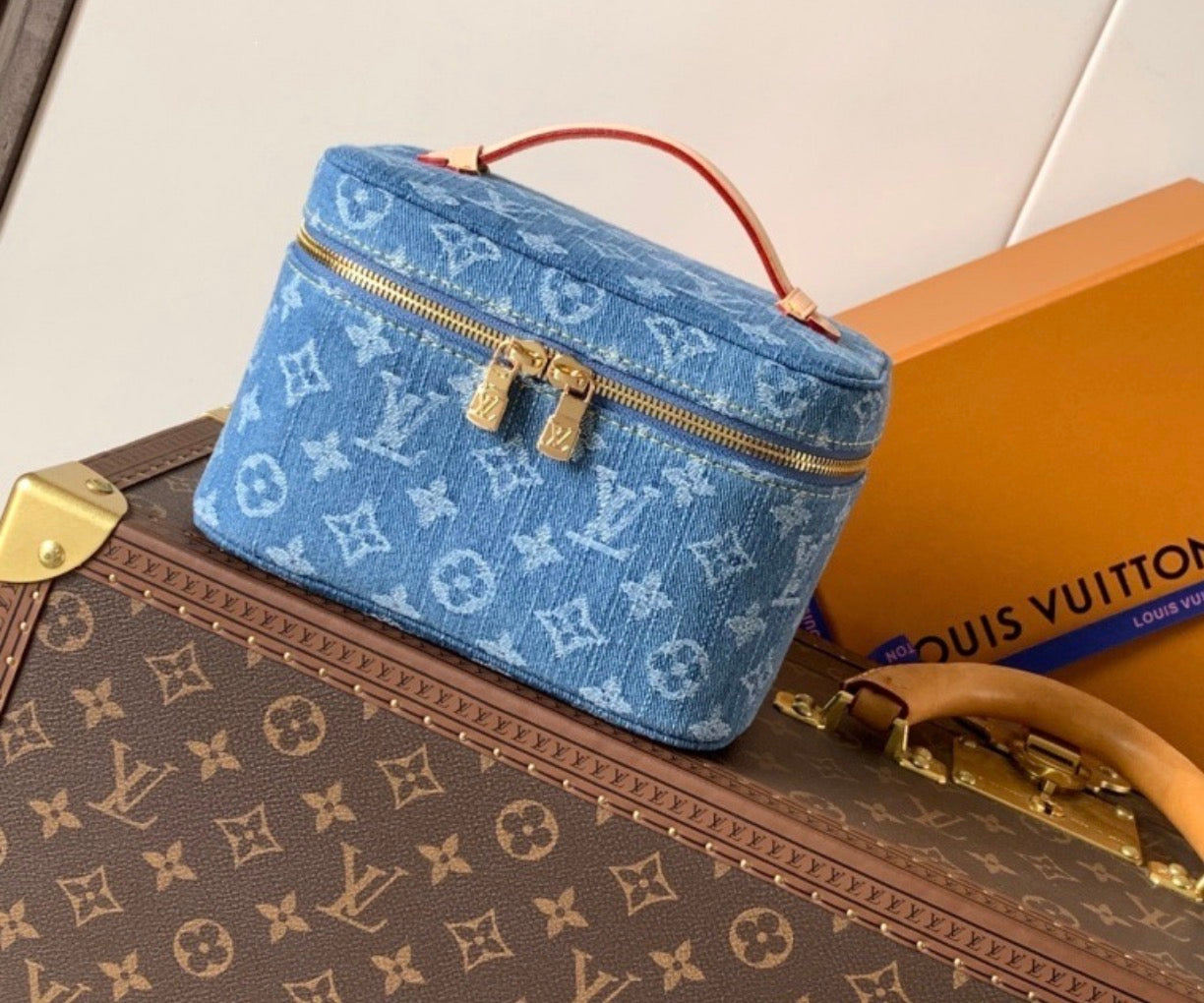 Cosmetic bag