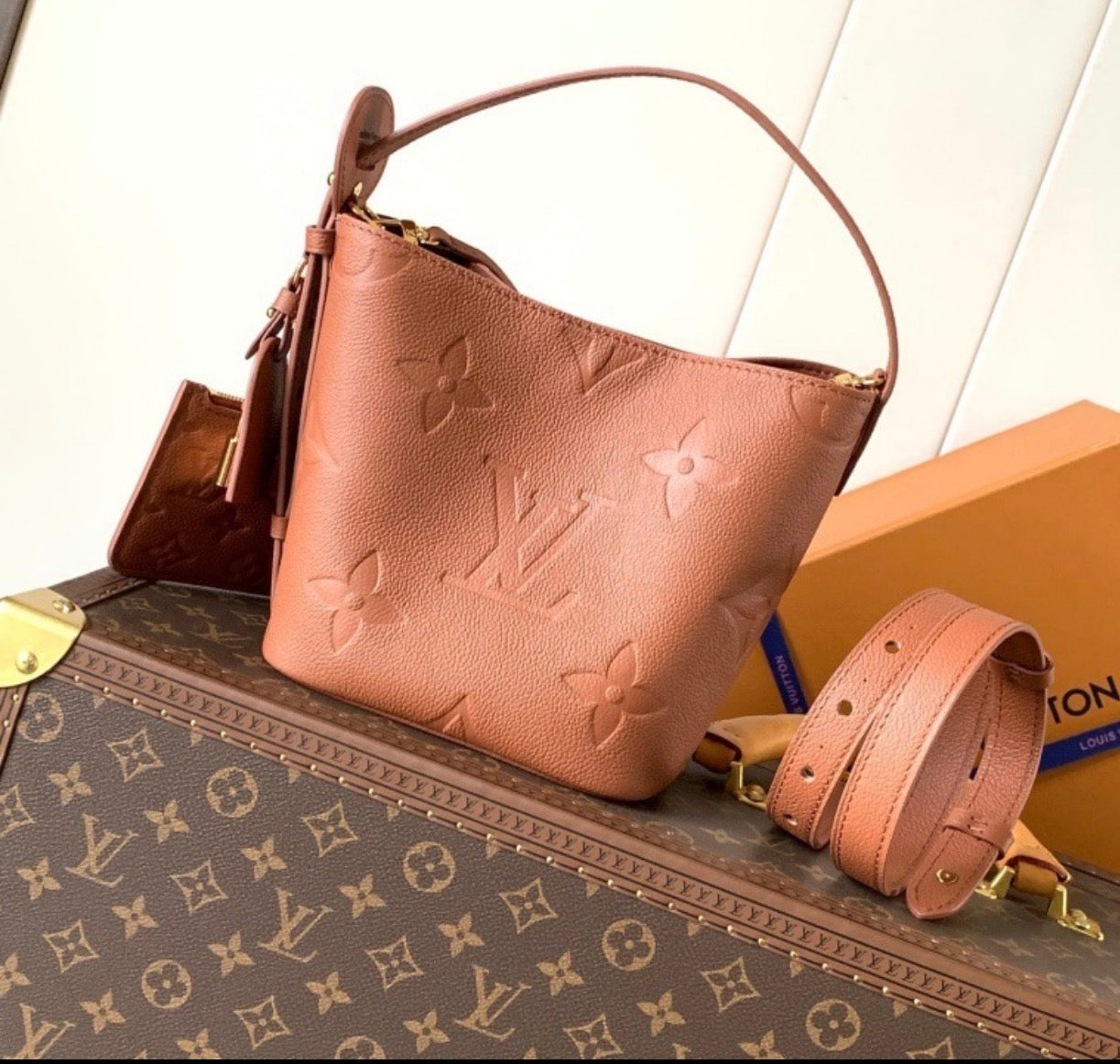 Luxury bag brown with strap