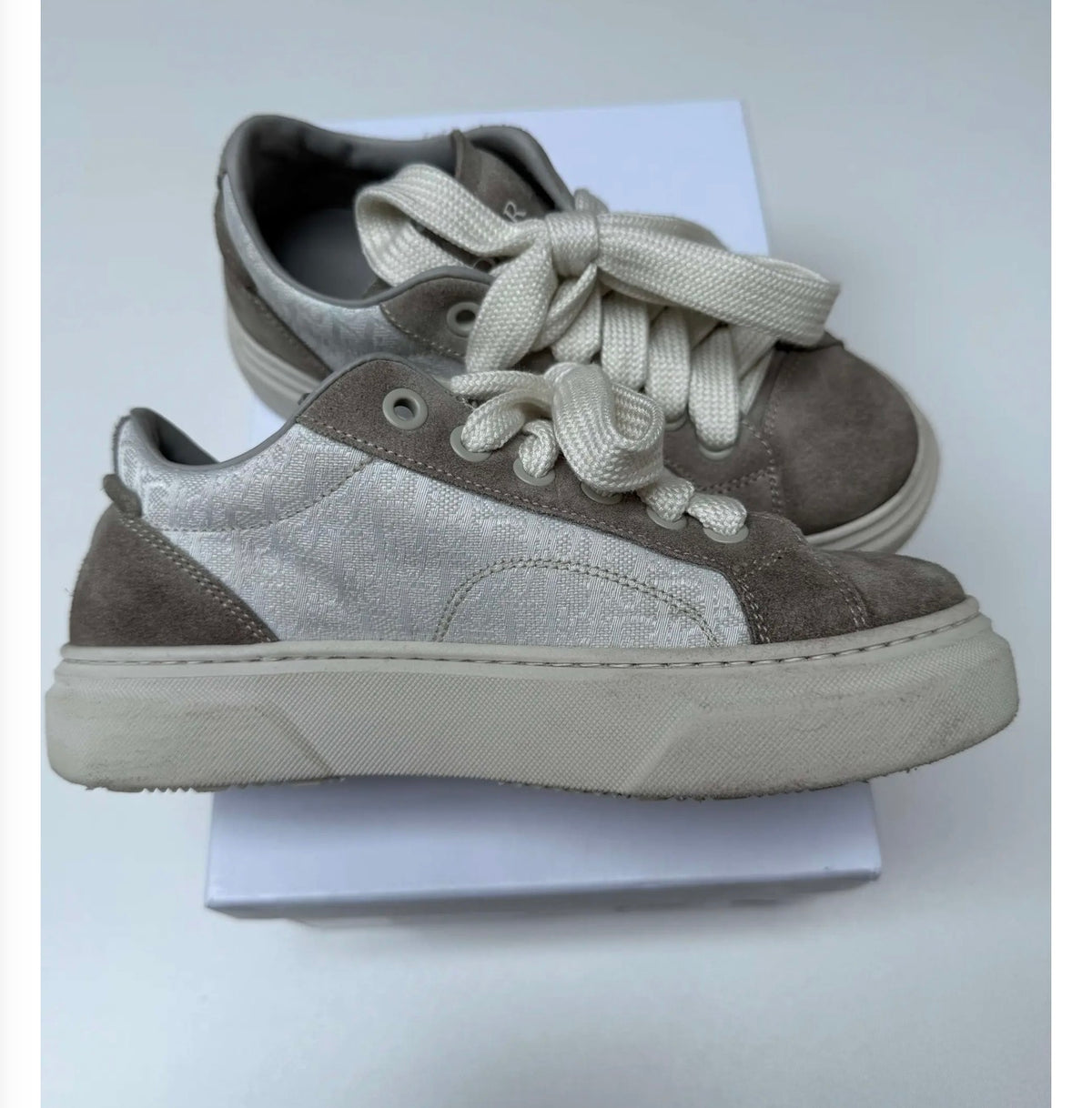 D trainers